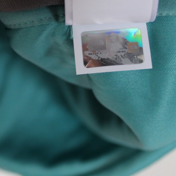 NWT The North Face Mountain Sweatshirt: Warm, Lightweight & Adventure-Ready - Picture 4 of 8